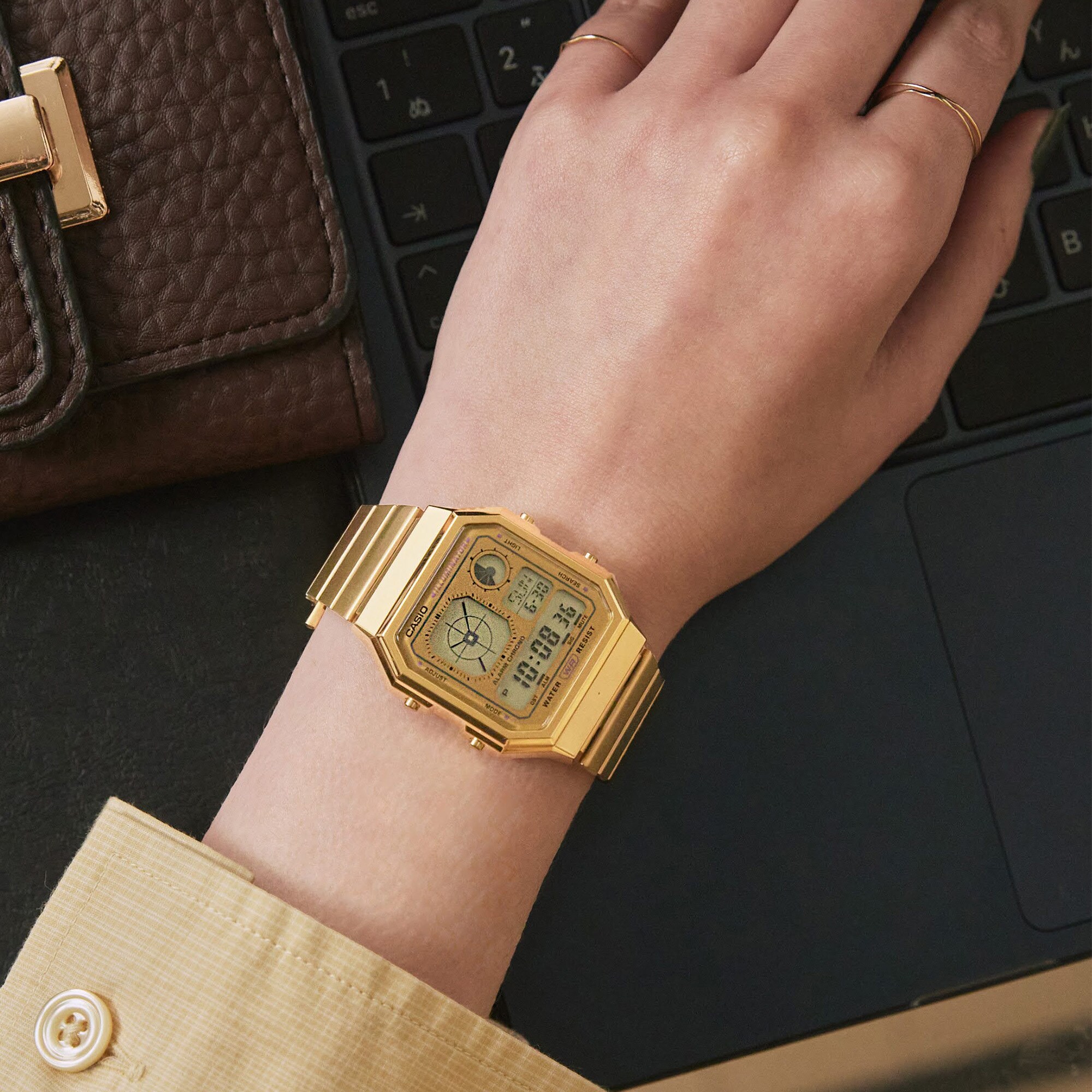 Casio A130WEG-9AEF Retro Vintage Square Dial & Gold-Tone Bracelet